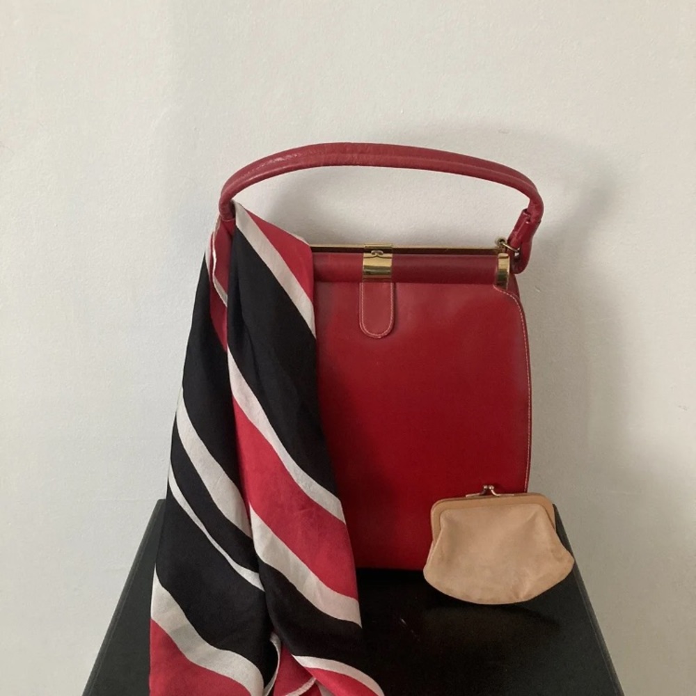 Vintage Red Leather Women’s Handbag- Great Vintage Condition with Ricardo Scarf